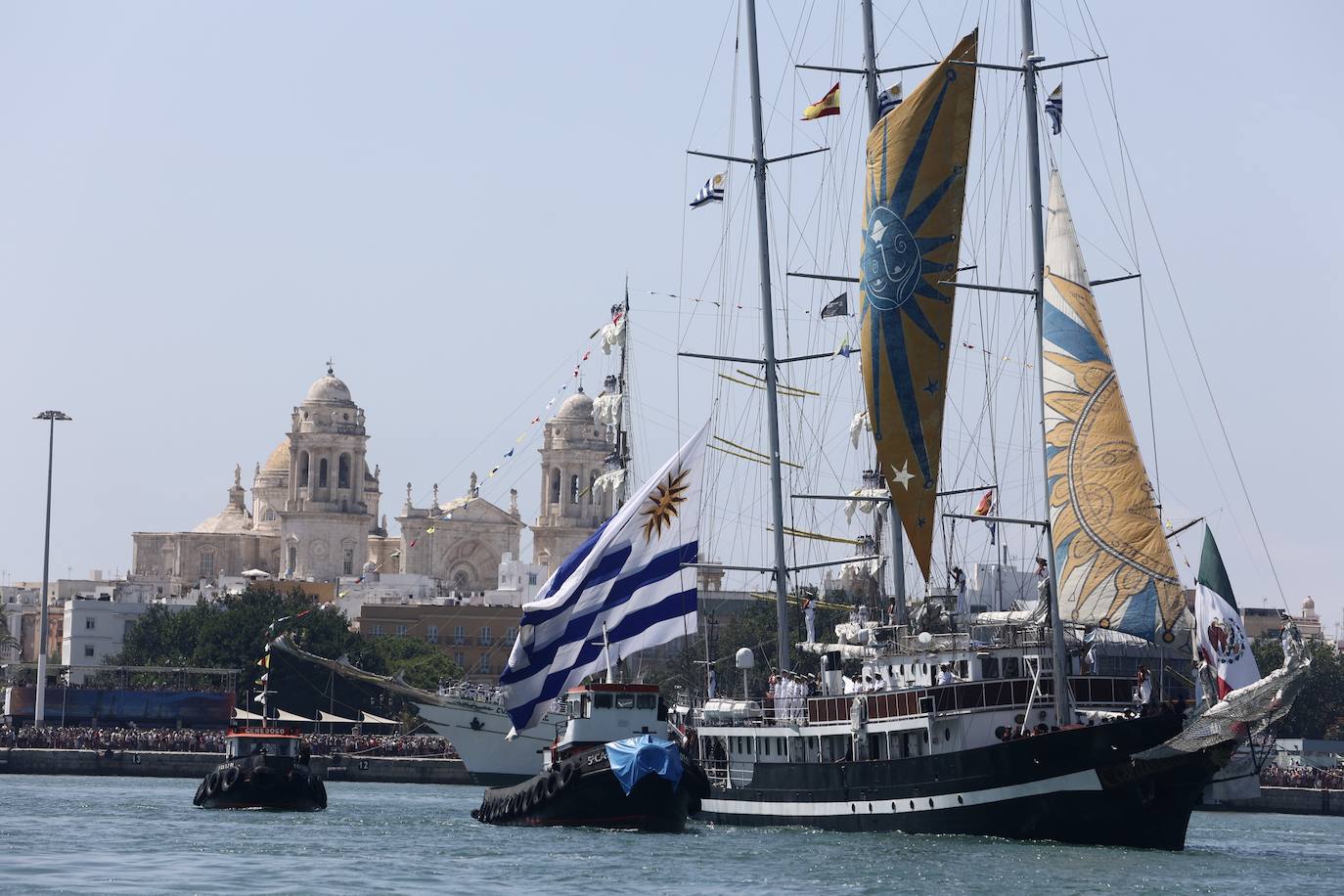Las imágenes de la Parada Naval y despedida de la Gran Regata de Cádiz 2023