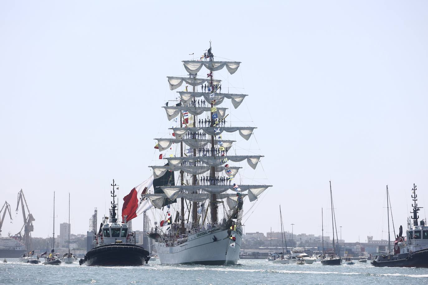 Las imágenes de la Parada Naval y despedida de la Gran Regata de Cádiz 2023