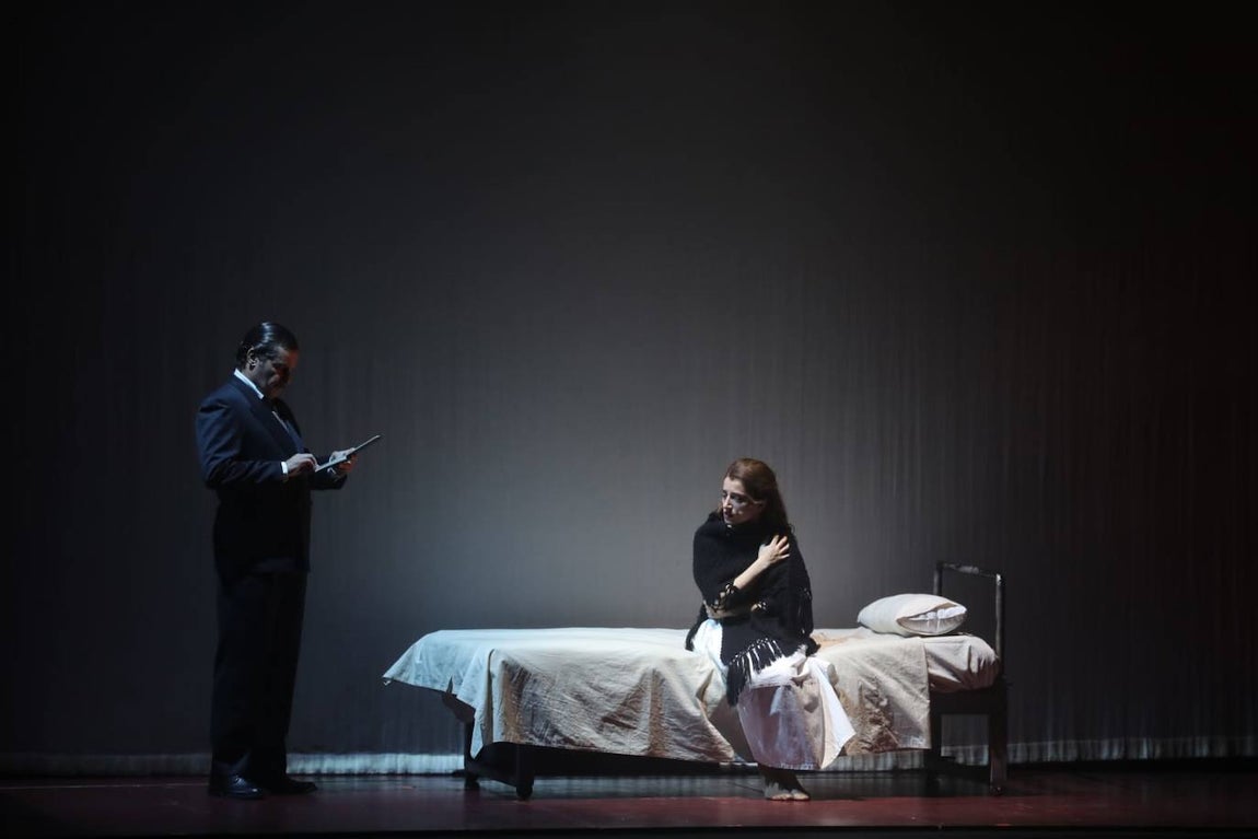 Fotos: El musical &#039;El tiempo entre costuras&#039; inaugura la temporada en el Gran Teatro Falla