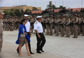 Margarita Robles visita al Tercio de la Armada en San Fernando y se expresa sobre el envío de tropas a Rumanía