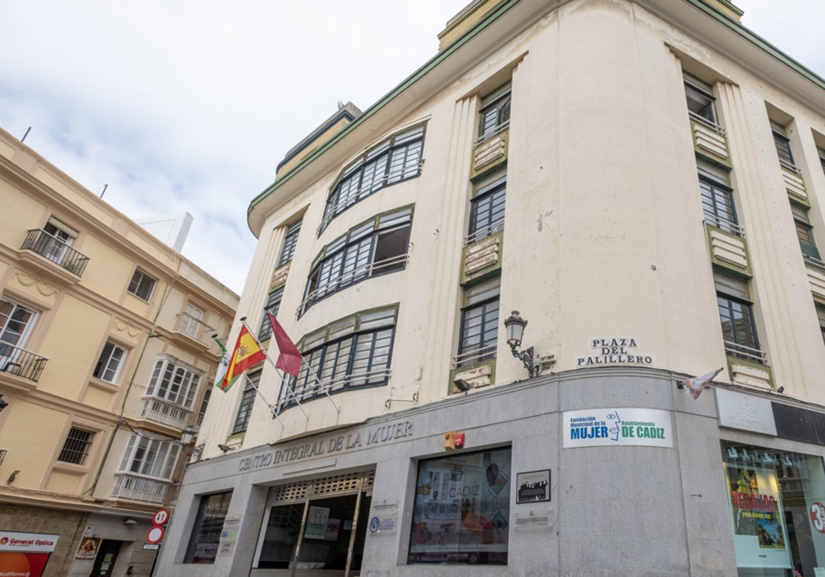 Talleres en la Fundación Municipal de la Mujer del Ayuntamiento de Cádiz.