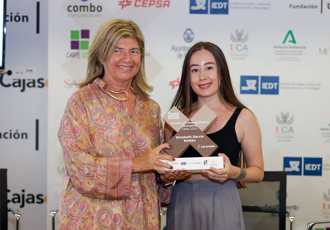 Fotos: Premios al emprendimiento femenino en Cajasol