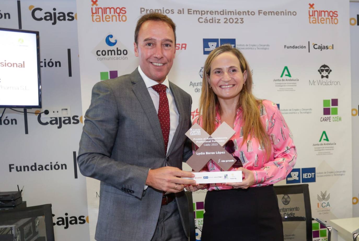 Fotos: Premios al emprendimiento femenino en Cajasol