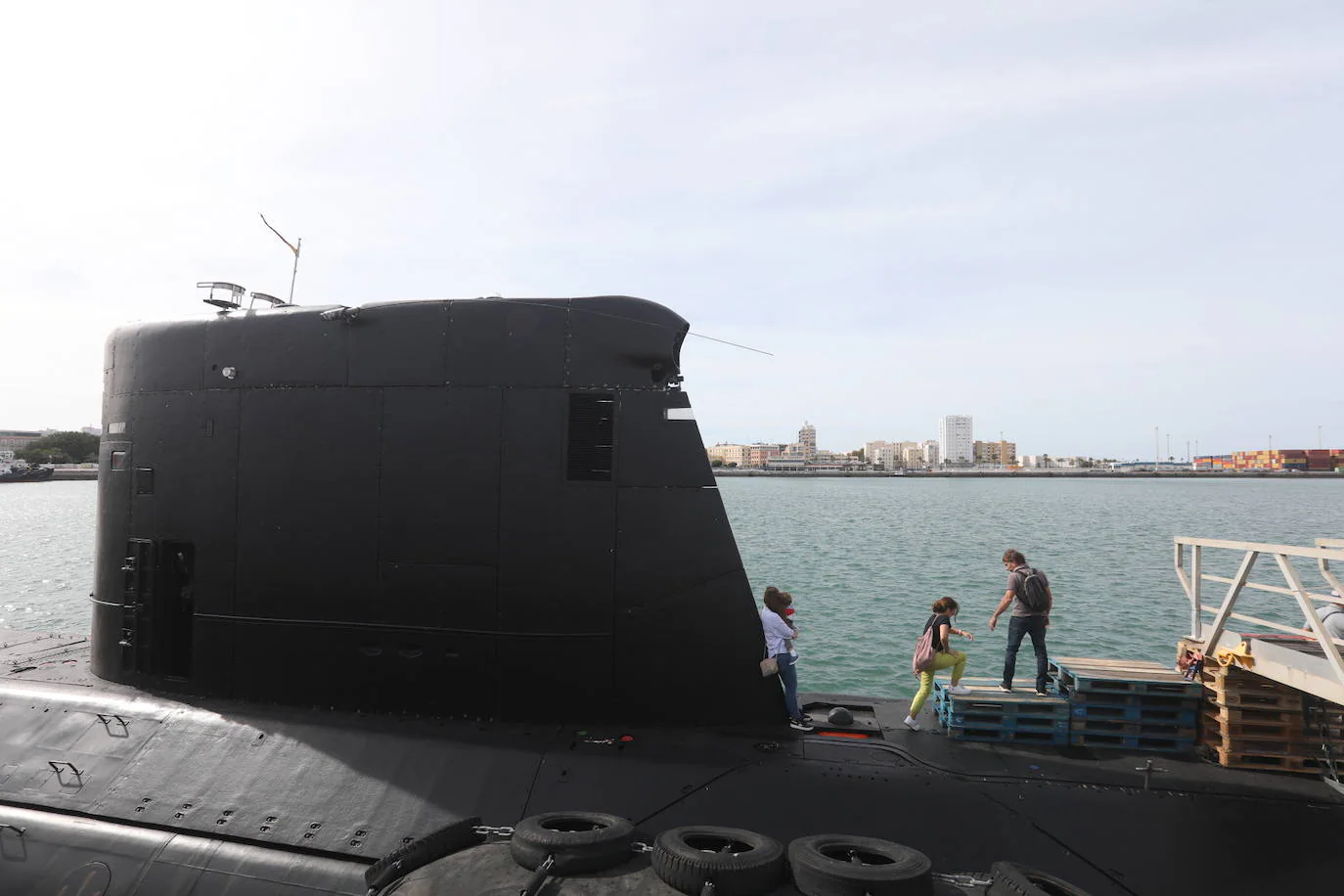 Fotos: El submarino de la Armada, &#039;Galerna&#039;, llega a Cádiz