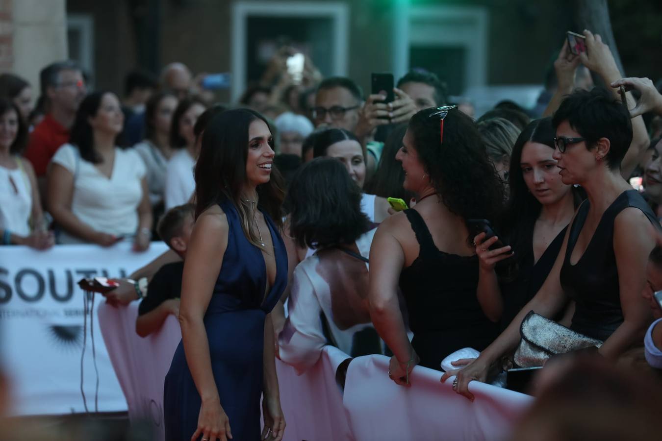 Fotos: La llegada de los invitados a la gala de inauguración (III)