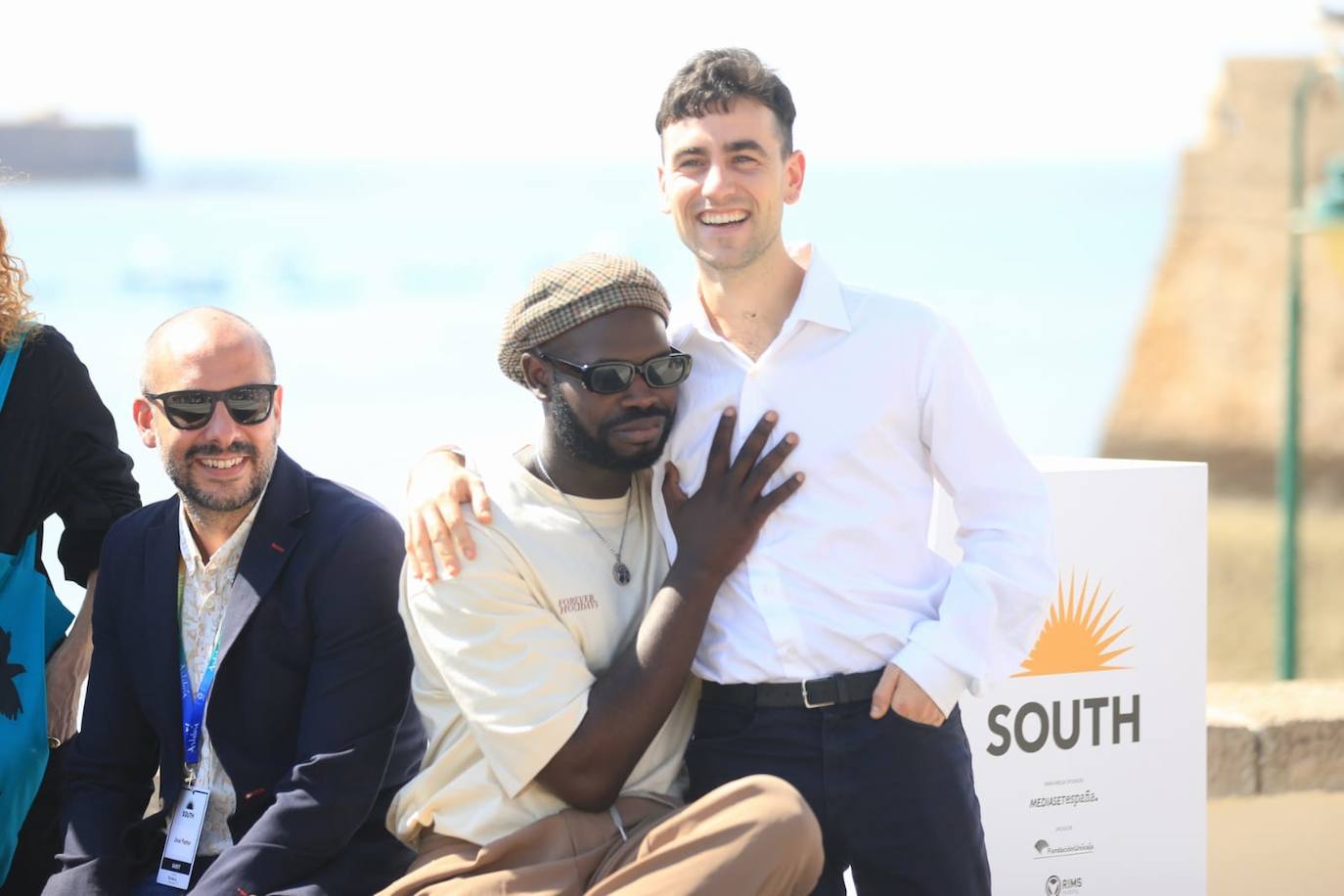 En imágenes: El equipo de &#039;La ley del mar&#039;, con Luis Tosar a la cabeza, en La Caleta