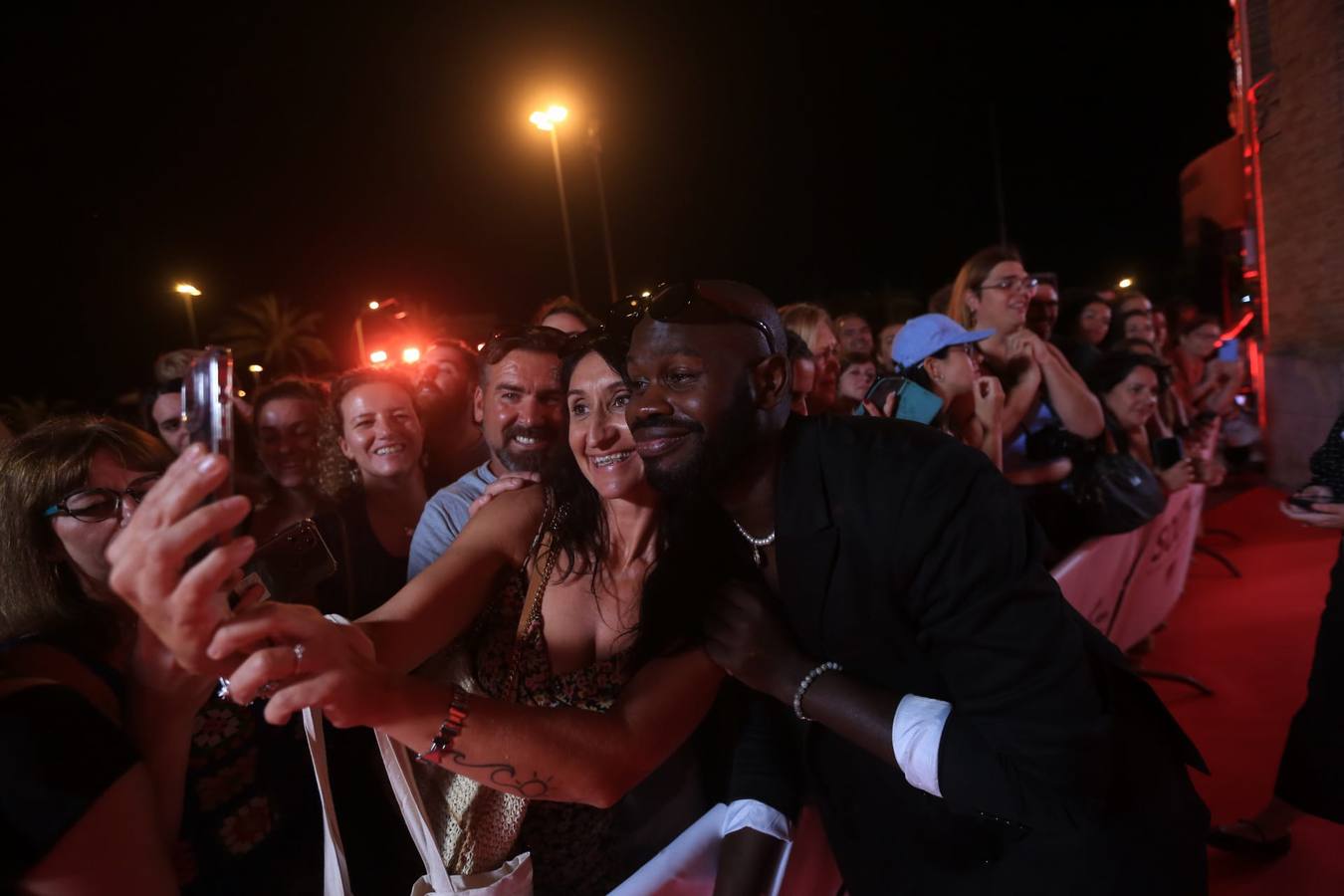 Fotos: La llegada de los invitados a la gala de inauguración (IV)