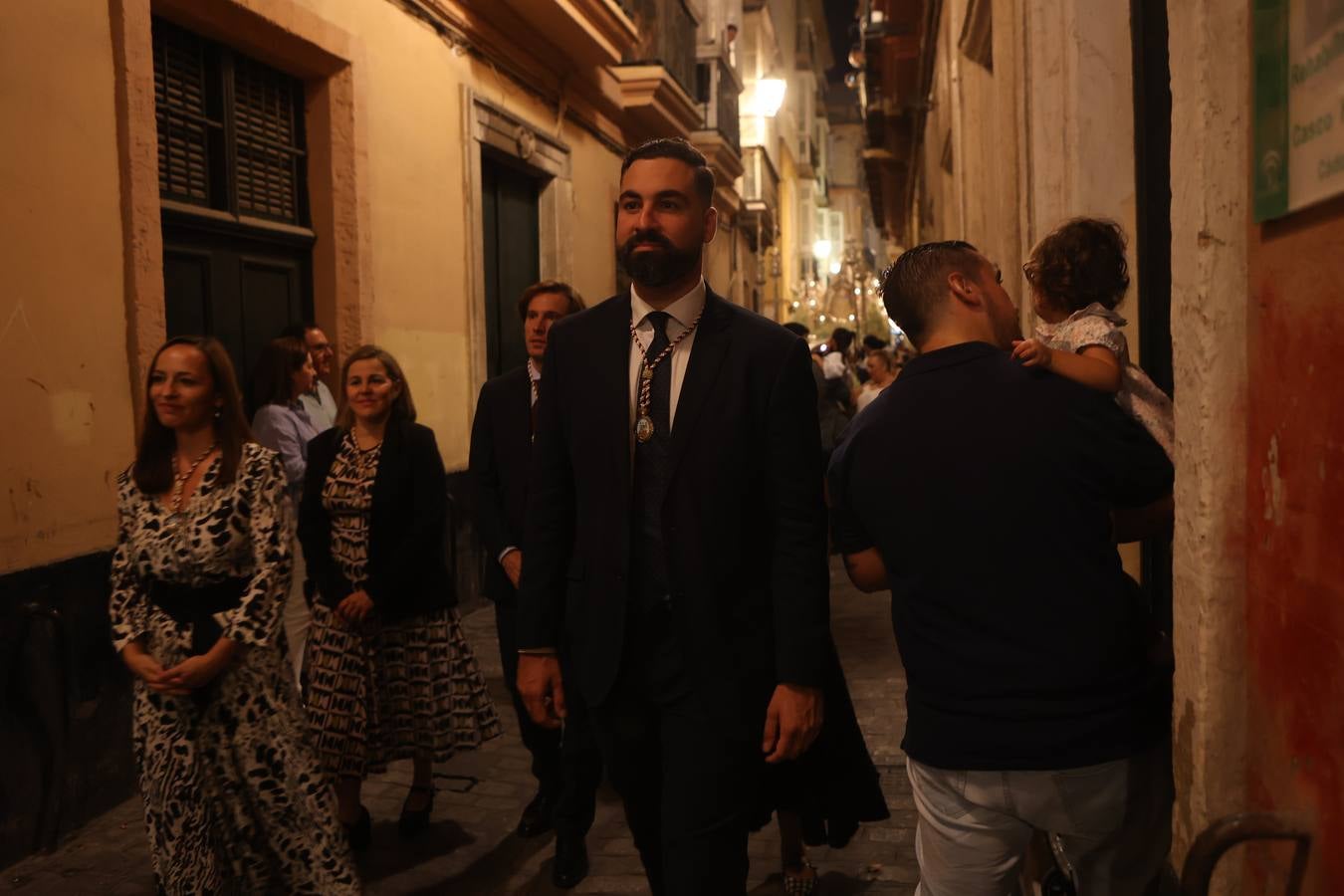 Fotos: La Virgen del Rosario, por las calles de Cádiz