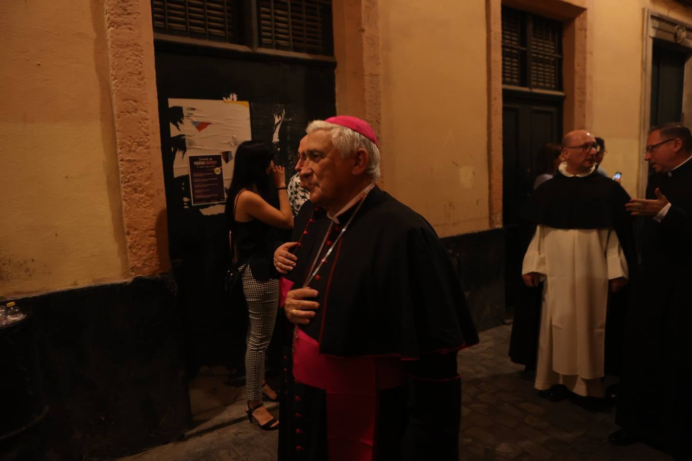 Fotos: La Virgen del Rosario, por las calles de Cádiz