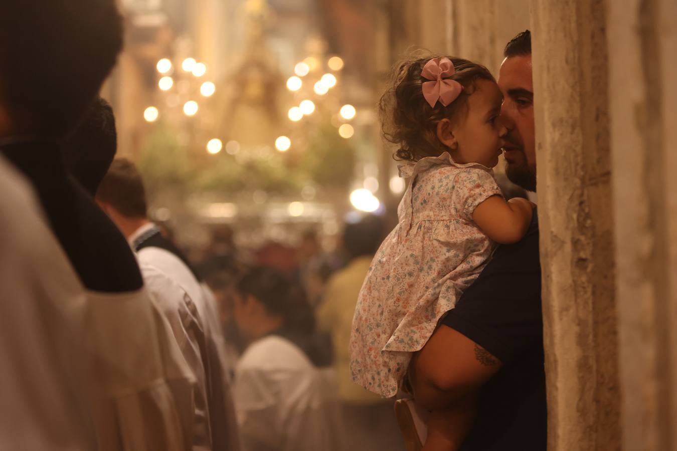 Fotos: La Virgen del Rosario, por las calles de Cádiz