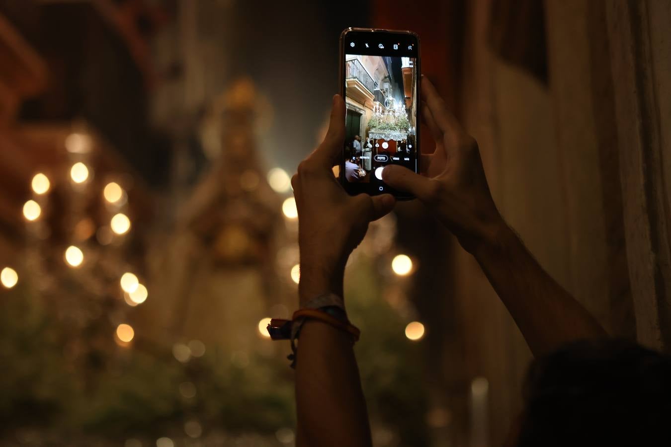 Fotos: La Virgen del Rosario, por las calles de Cádiz