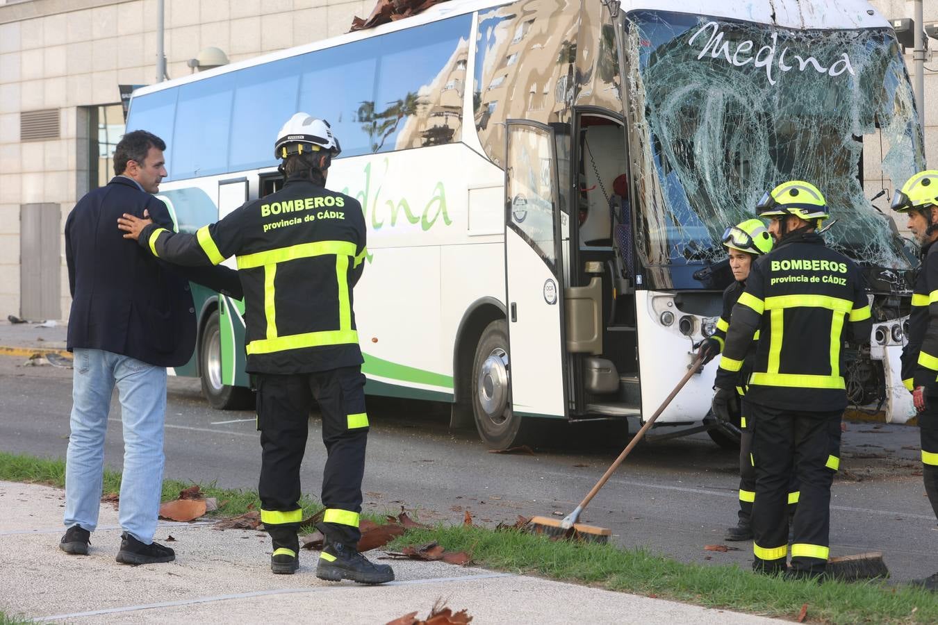 Fotos: Grave accidente de tráfico en Cádiz