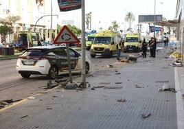 Sigue en la UCI el herido ingresado tras el accidente de autobús en la Avenida de las Cortes de Cádiz
