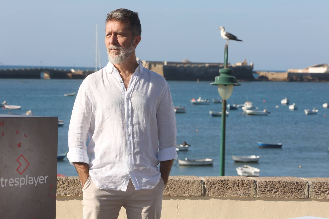 La luz de Cádiz ciega a las estrellas de las series españolas