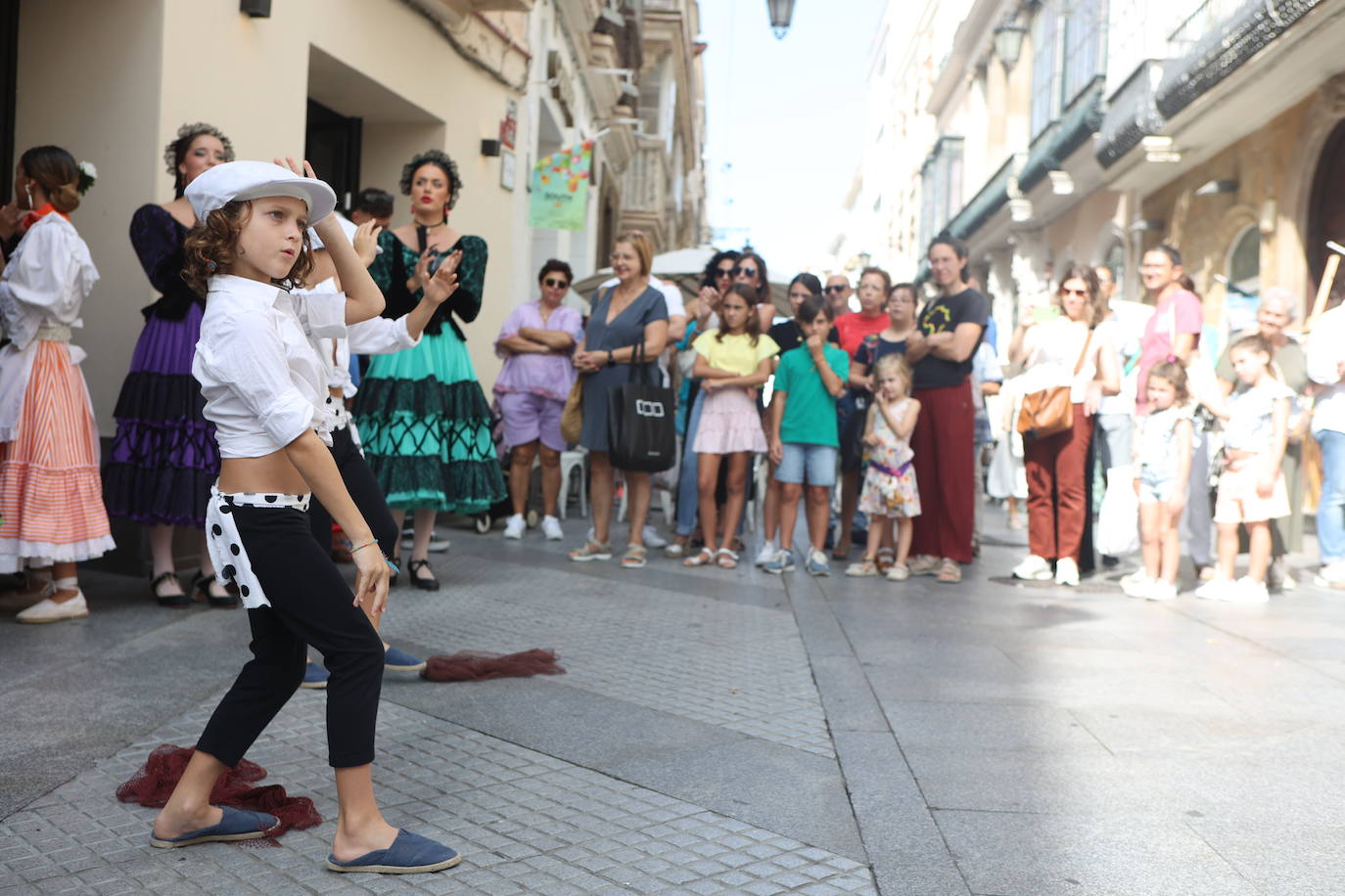 Fotos I: Sábado de SailGP por las calles de Cádiz