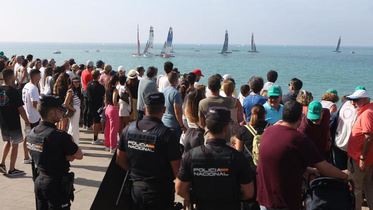 La Policía Nacional blinda Cádiz en Sail GP ante la amenaza terrorista internacional