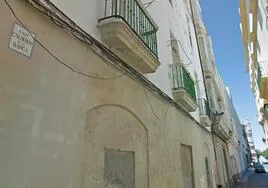 El Ayuntamiento de Cádiz demolerá por la vía de urgencia la finca del número 19 de Calderón de la Barca