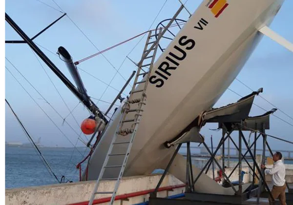 Incidencias en El Puerto: el temporal de viento se ceba con algunas de las embarcaciones de Puerto Sherry