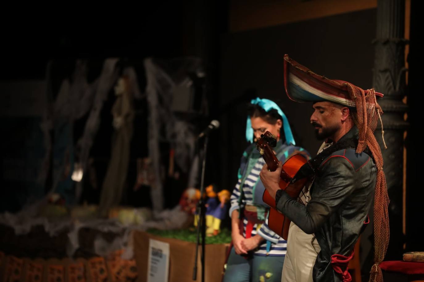 Fotos: Riki Rivera pregona los Tosantos, la fiesta centenaria de Cádiz