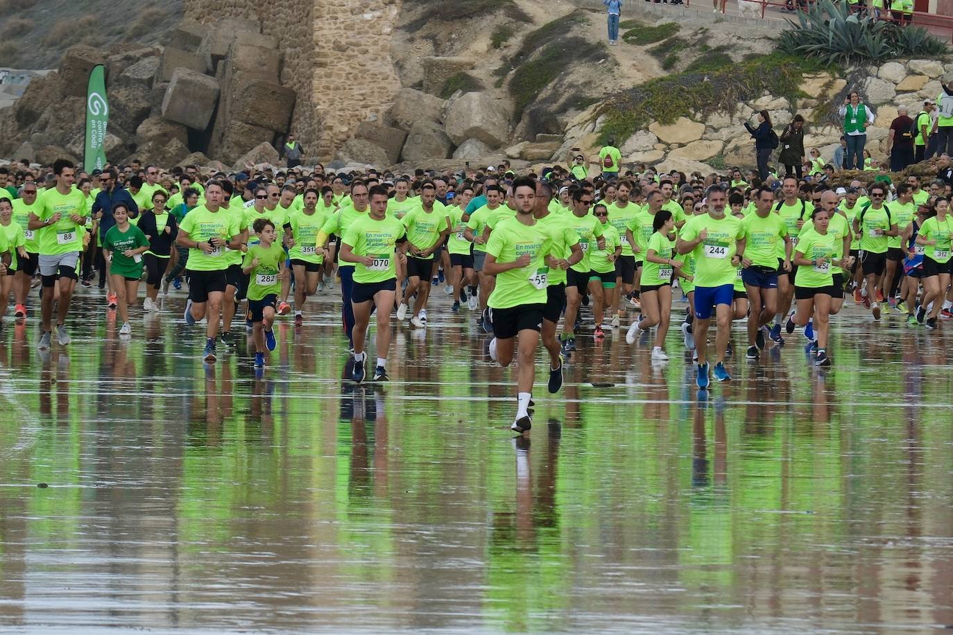 FOTOS: Carrera contra el Cáncer en Cádiz