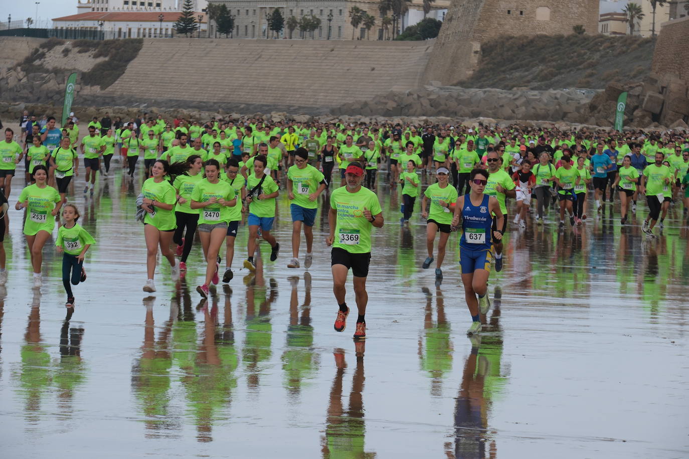 FOTOS: Carrera contra el Cáncer en Cádiz