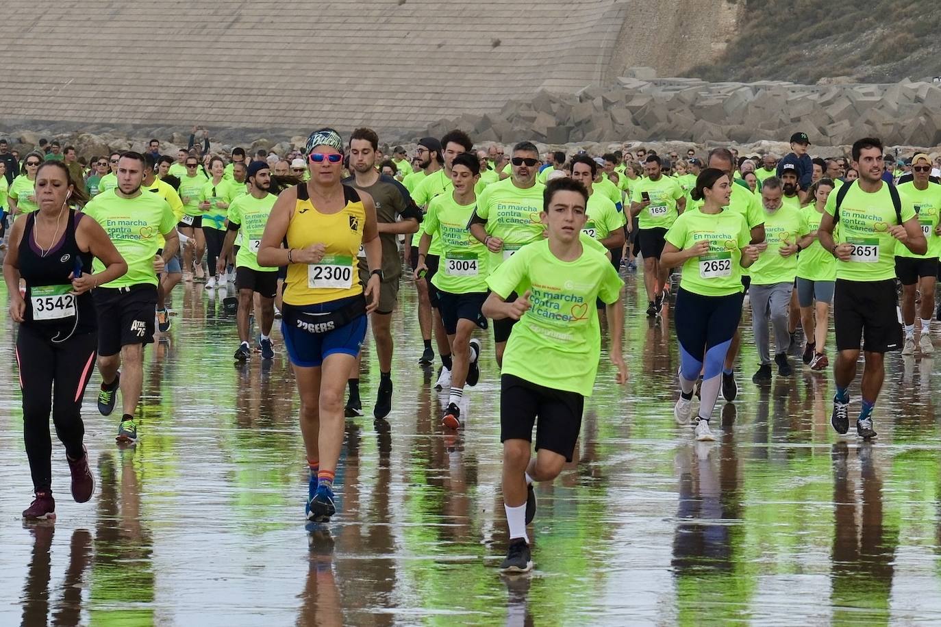 FOTOS: Carrera contra el Cáncer en Cádiz