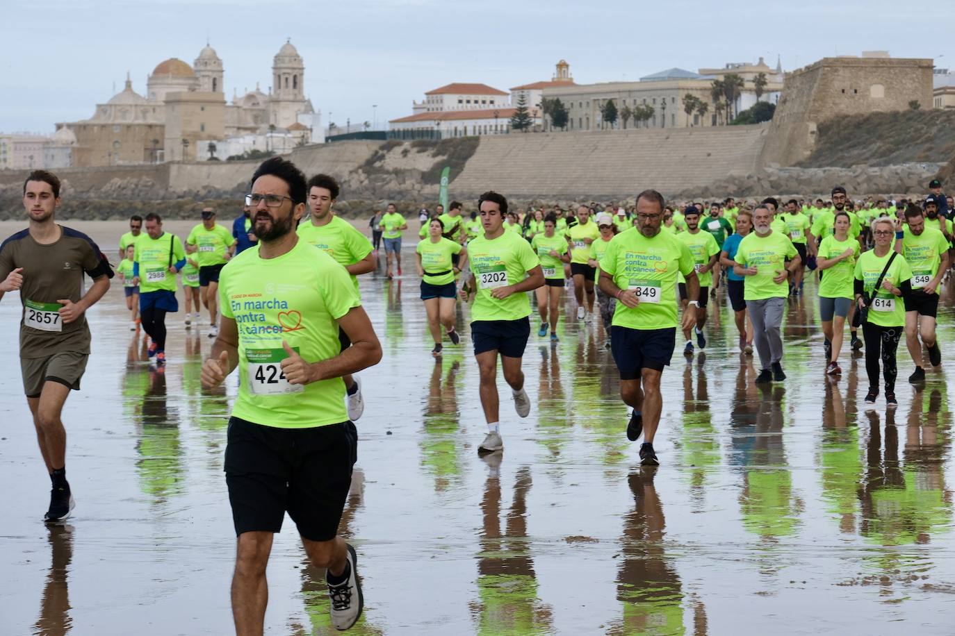 FOTOS: Carrera contra el Cáncer en Cádiz