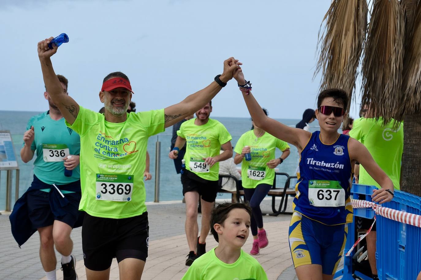 FOTOS: Carrera contra el Cáncer en Cádiz