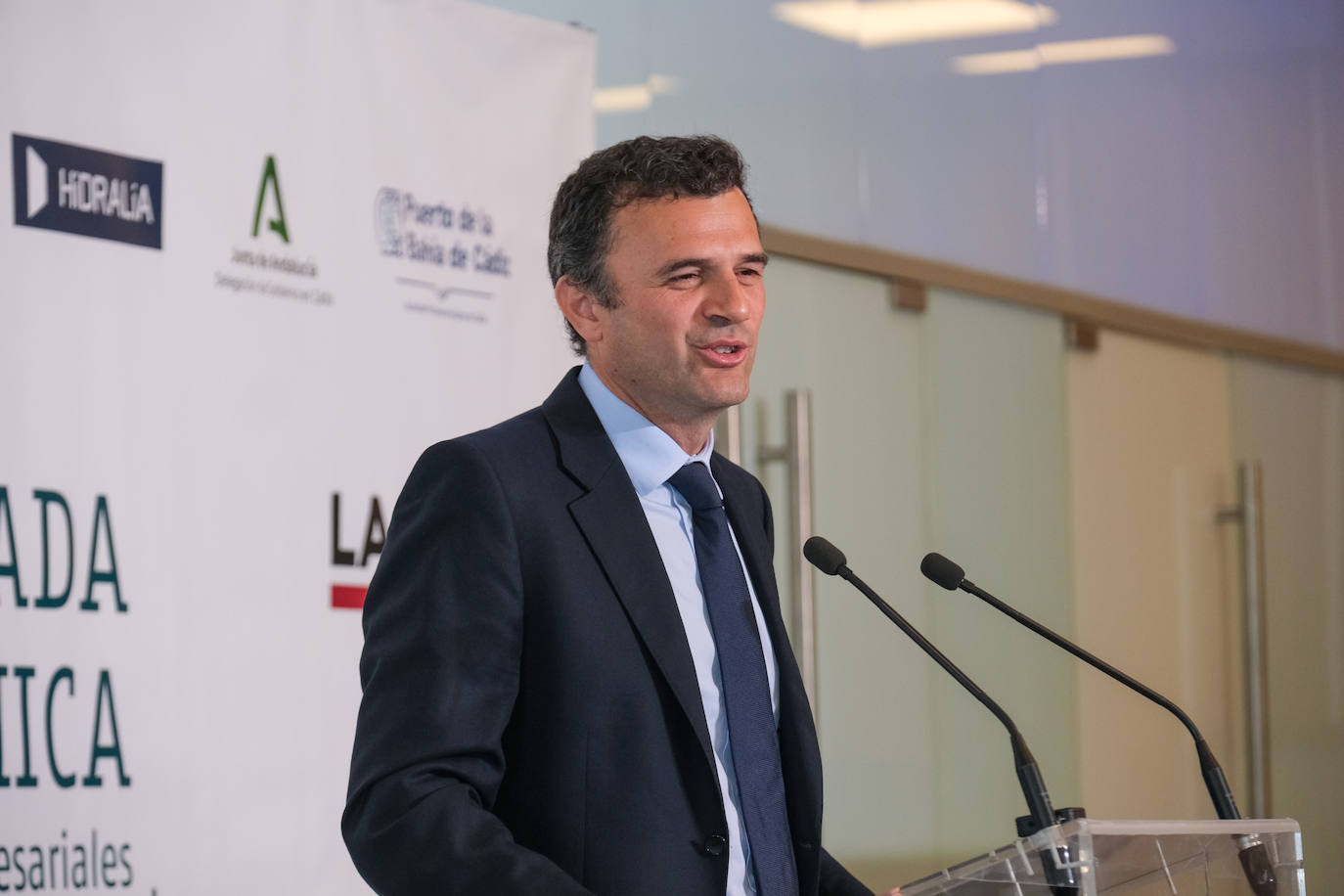 Fotos: Bruno García, alcalde de Cádiz, en la Mirada Económica de ABC y La Voz