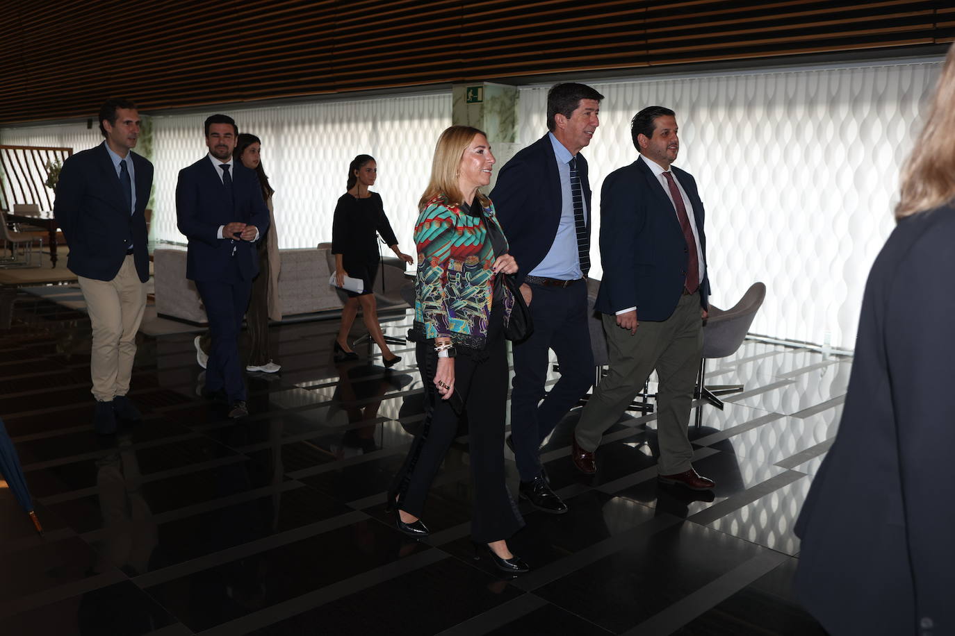 Fotos: Ambiente en la Mirada Económica de ABC y La Voz con Bruno García (I)