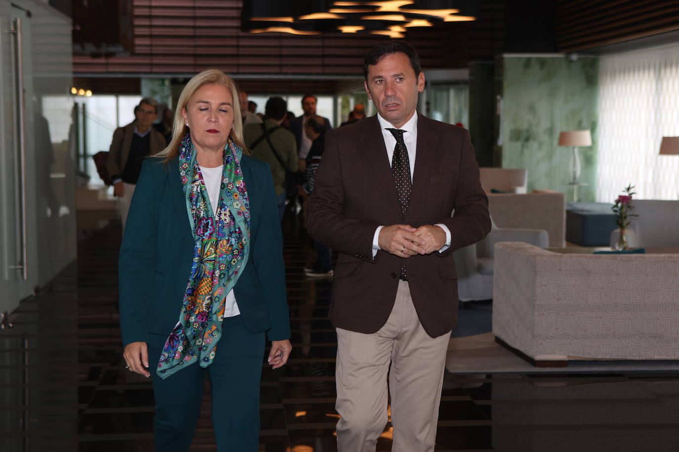 Fotos: Ambiente en la Mirada Económica de ABC y La Voz con Bruno García (I)