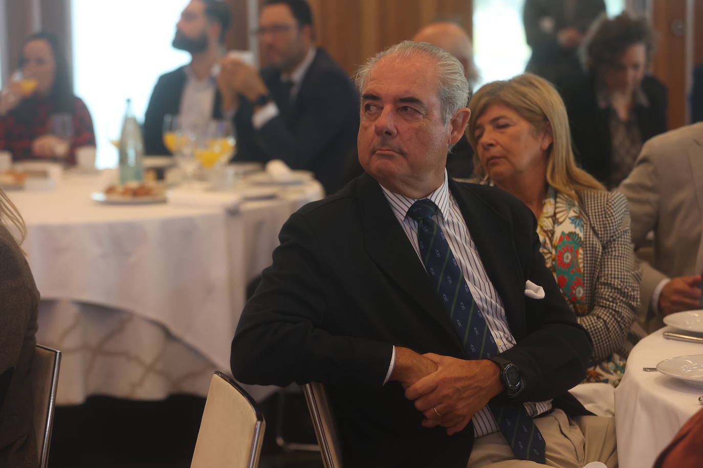 Fotos: Ambiente en la Mirada Económica de ABC y La Voz con Bruno García (II)