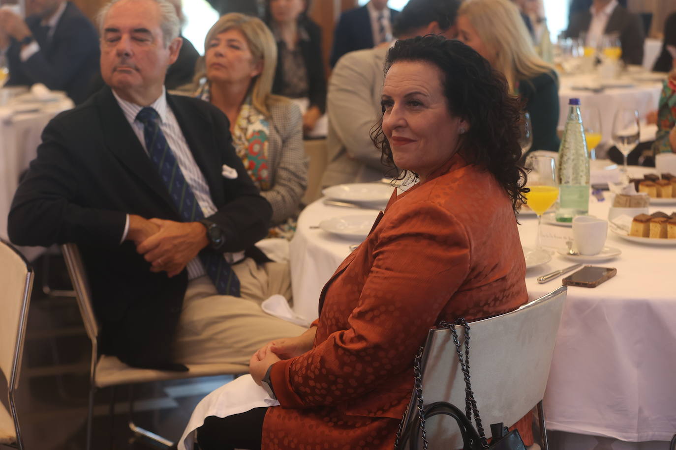 Fotos: Ambiente en la Mirada Económica de ABC y La Voz con Bruno García (II)