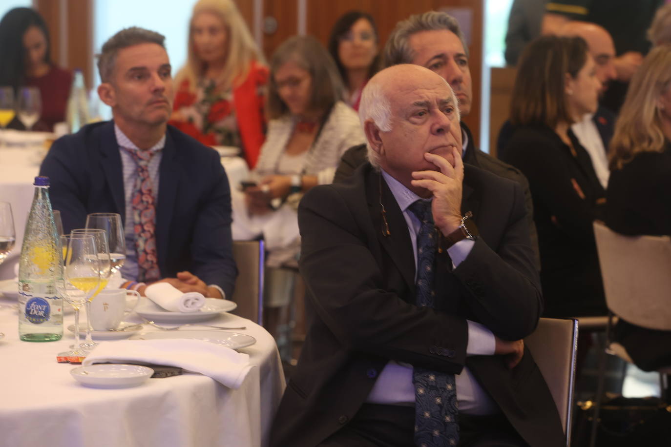 Fotos: Ambiente en la Mirada Económica de ABC y La Voz con Bruno García (II)