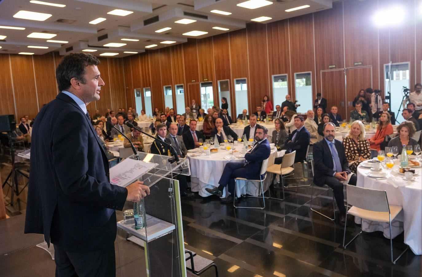 Fotos: Bruno García, alcalde de Cádiz, en la Mirada Económica de ABC y La Voz