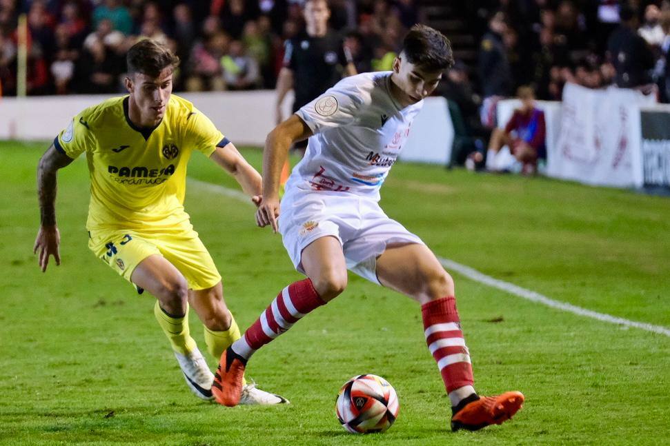 Fotos: Gran ambiente en el Municipal por el histórico Chiclana CF-Villarreal