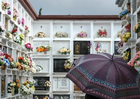 Imagen secundaria 1 - En el cementerio de Barbate hay enterrados medio centenar de personas que murieron en naufragios de pateras.