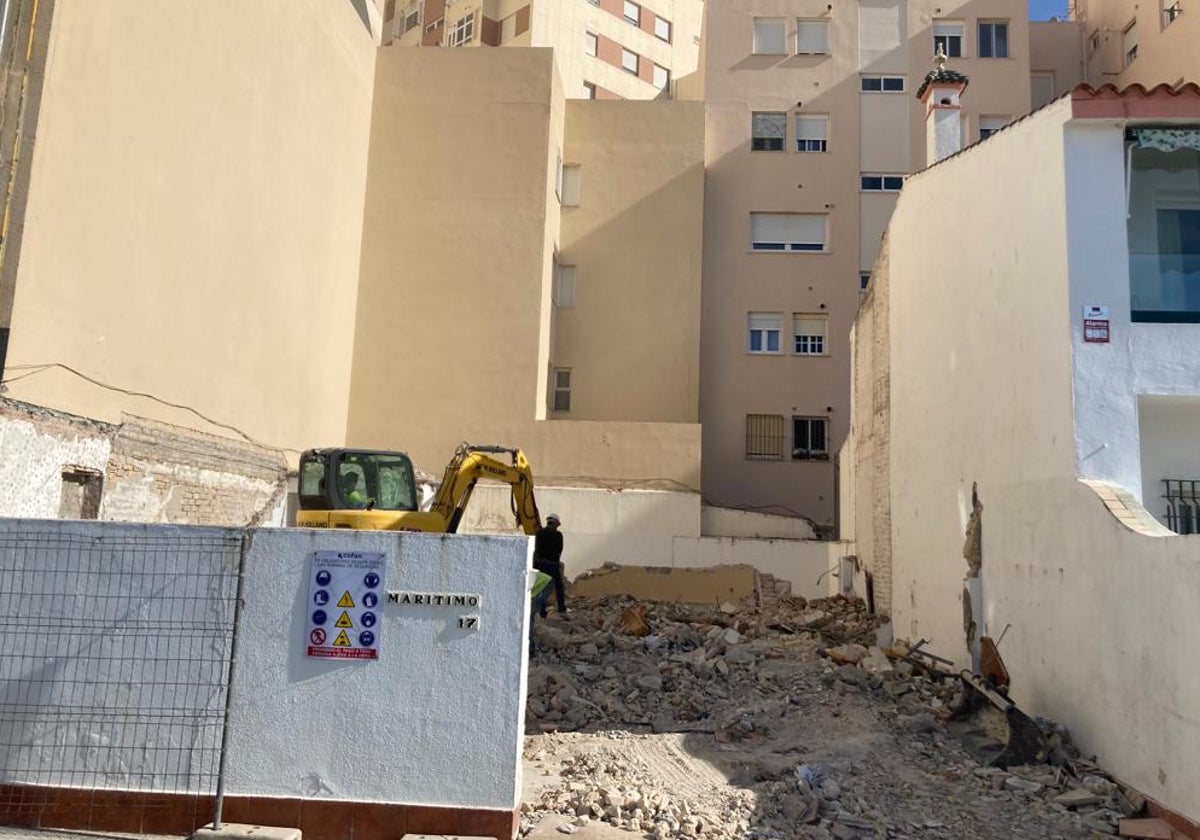 El chalé demolido en el número 17 del Paseo Marítimo de la capital gaditana.