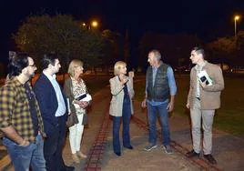 La alcaldesa abre vías de colaboración con la Asociación 'Entrerraíles'