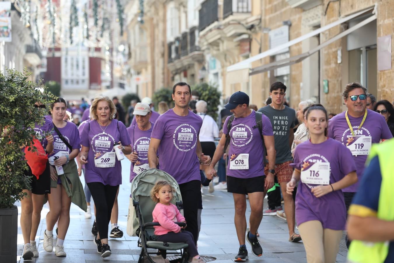 Fotos: Carrera Popular por la eliminación de la violencia contra las mujeres