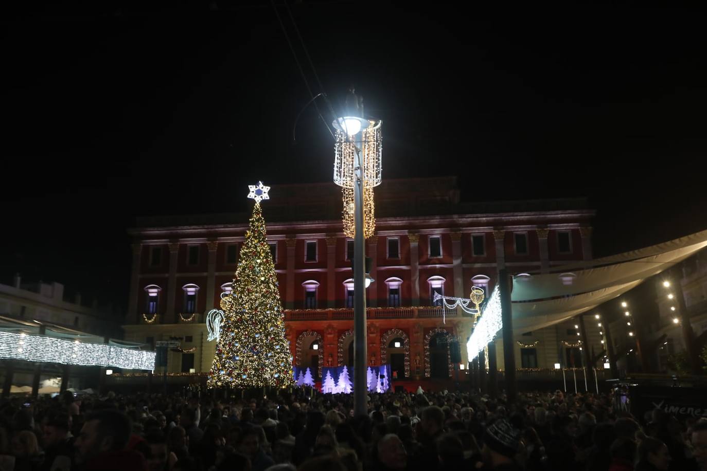 FOTOS: David Palomar enciende la Navidad de la Isla