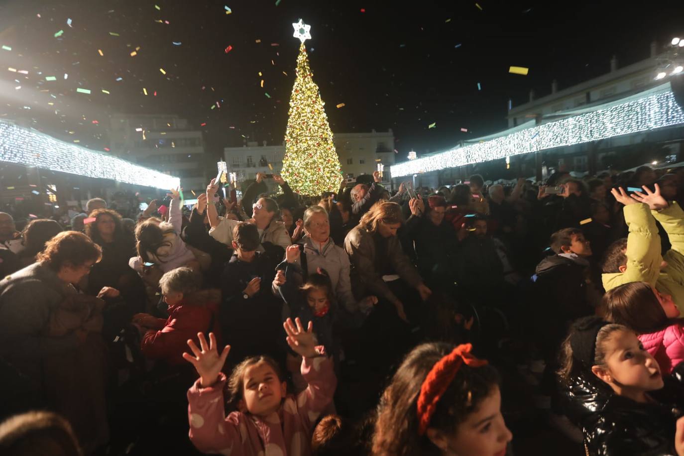 FOTOS: David Palomar enciende la Navidad de la Isla