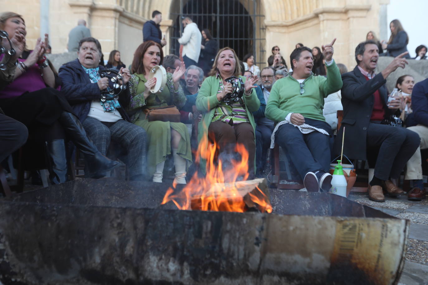 Fotos: Zambomba en la plaza Belén de Jerez