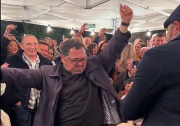 «¡Dios santo, qué arte!»: un cura lo da todo bailando en una zambomba de Jerez