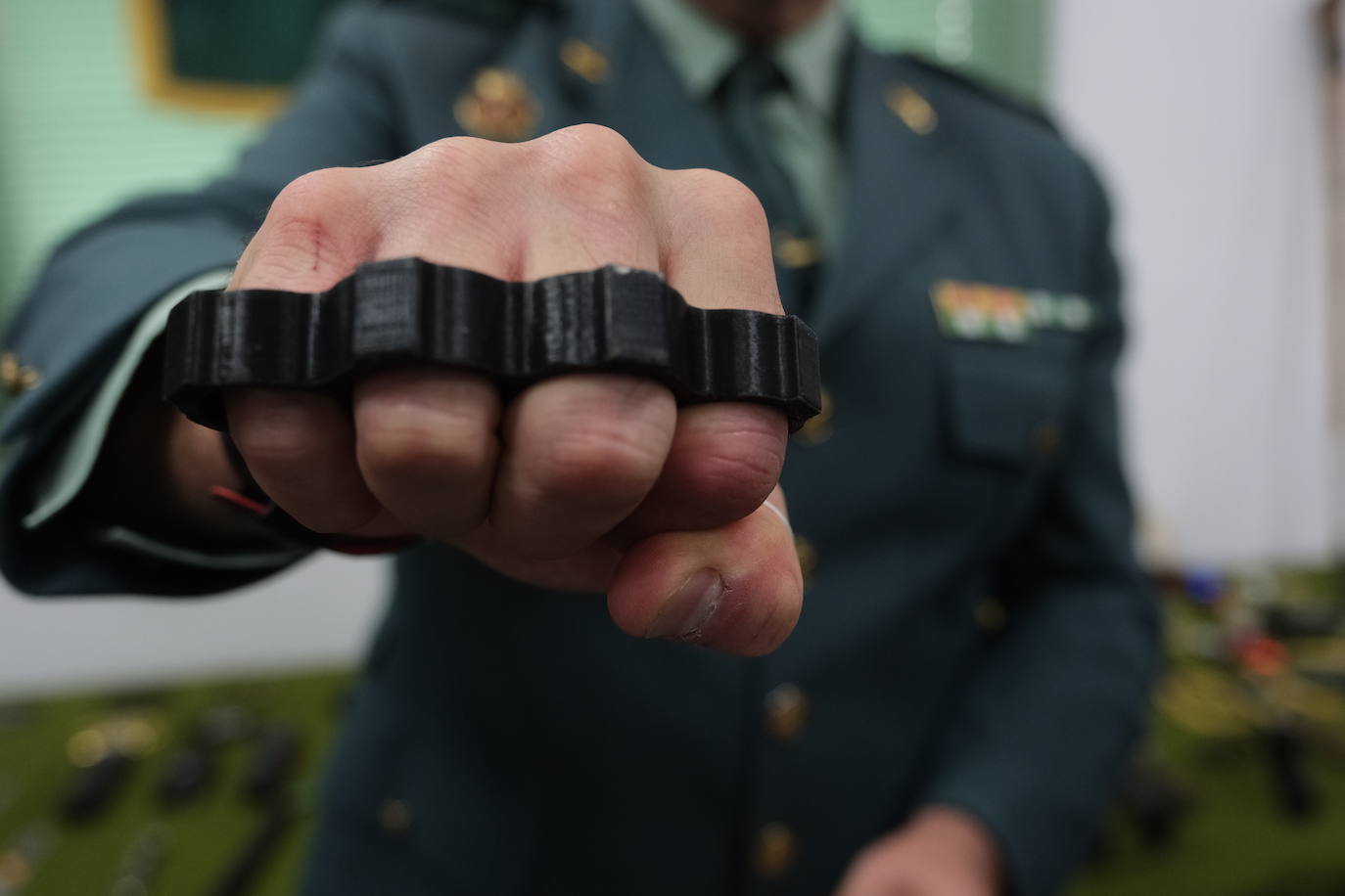 Fotos: El arsenal a la venta por internet en la provincia de Cádiz