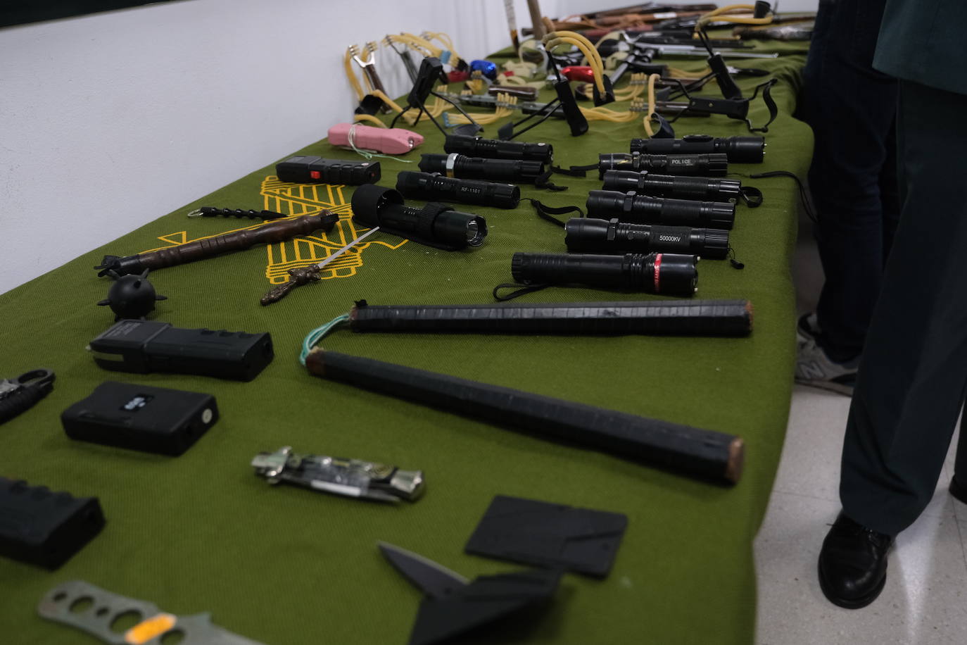 Fotos: El arsenal a la venta por internet en la provincia de Cádiz