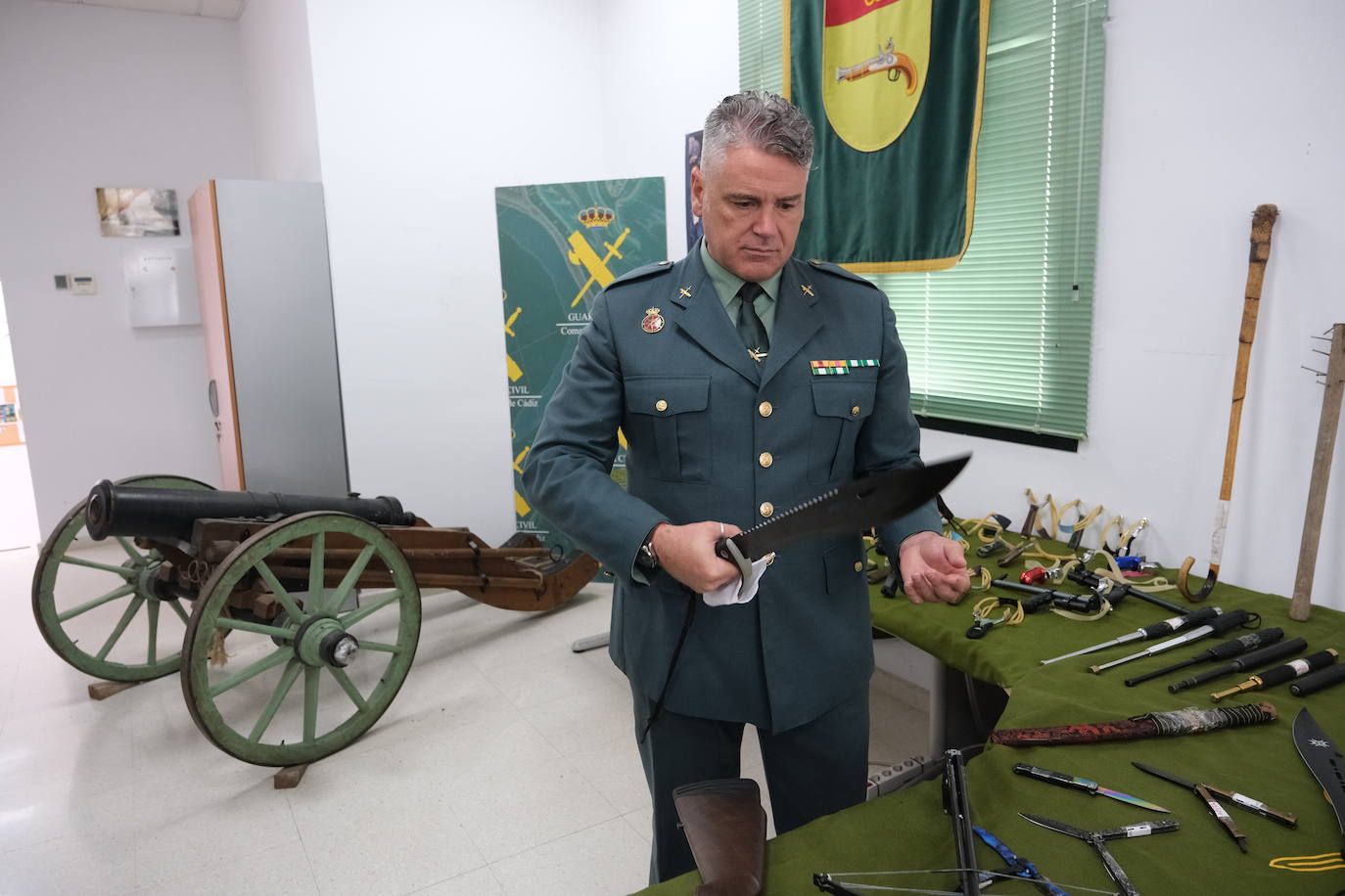 Fotos: El arsenal a la venta por internet en la provincia de Cádiz