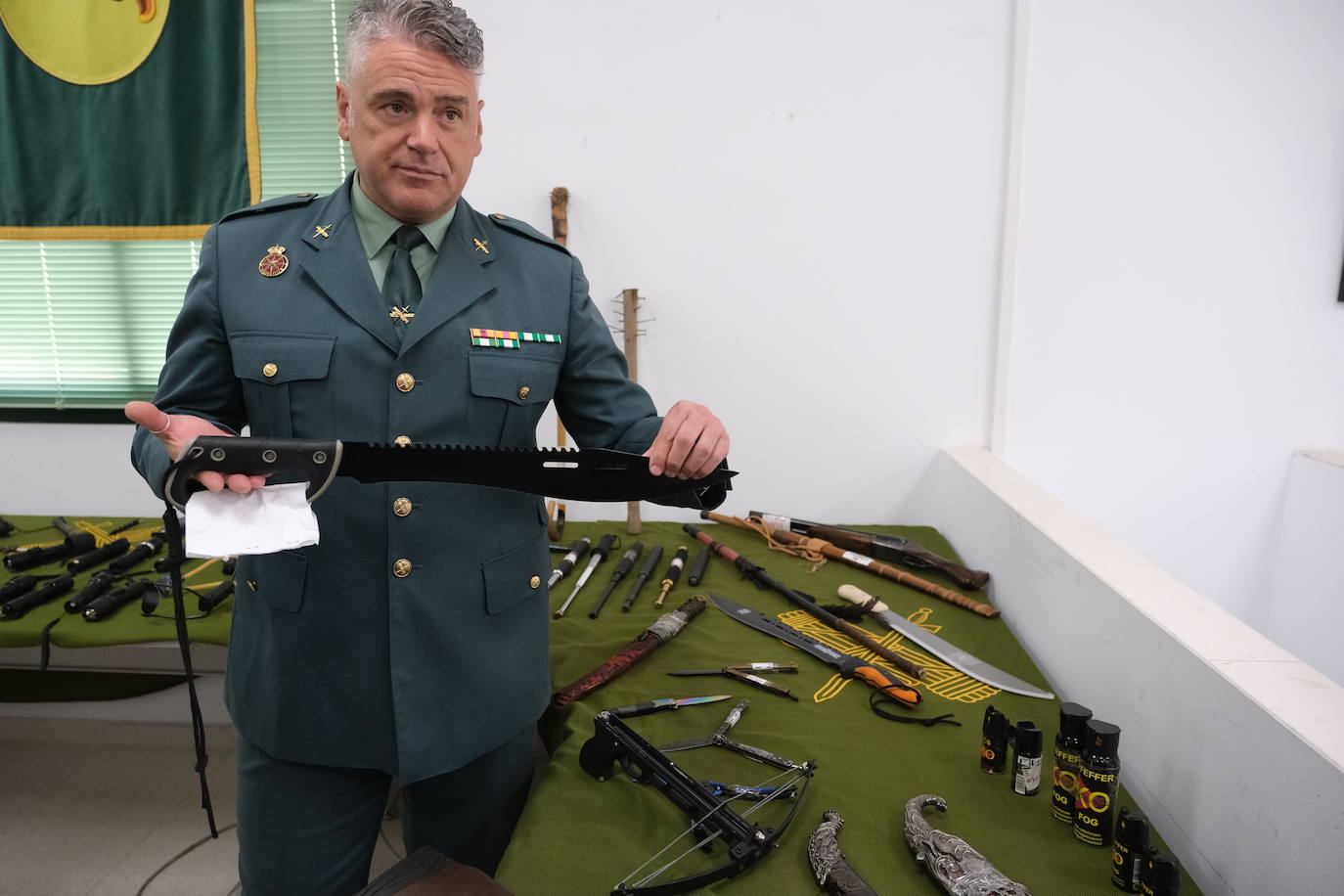 Fotos: El arsenal a la venta por internet en la provincia de Cádiz