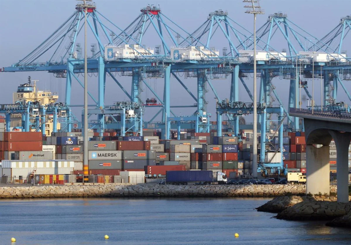 Puerto de Algeciras acoge un encuentro internacional sobre desafío del comercio de derechos de emisión