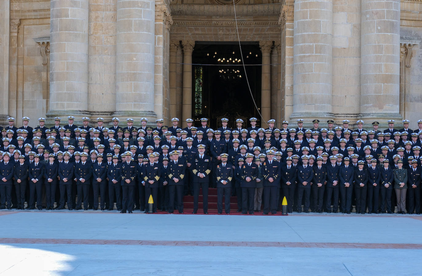 Fotos: El rey Felipe VI conoce la Escuela de Suboficiales y el Panteón de Ilustres Marinos